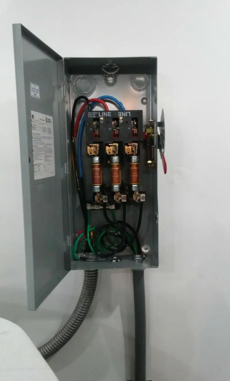 Three-phase disconnect switch installed for Electrical Wiring & Rewiring in Tichigan